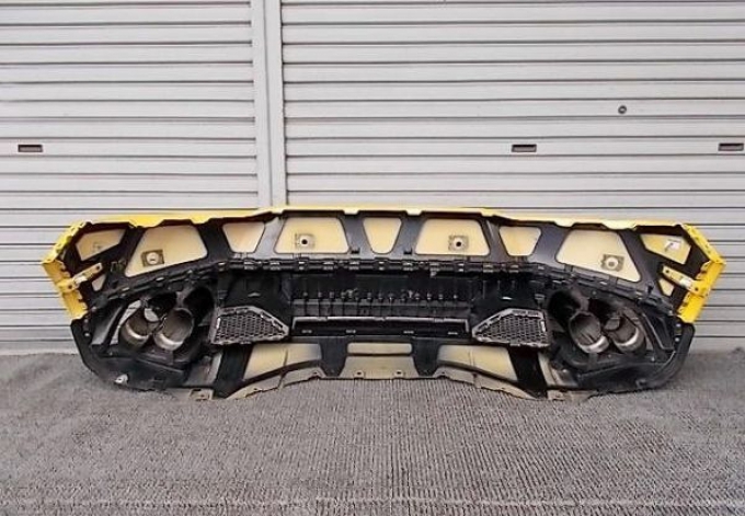 Lamborghini ลัมโบร์กีนีอูรากันคูเป้ LP610-4 กันชนหลังแท้ สปอยเลอร์พร้อมตัวตัดท่อไอเสีย
