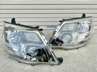 Alphard Series10  genuine HID headlights left and right set Specifications: Comes with AFS for genuine HID Inner: Smoke plated finish *AS/MS specifications Included accessories: Levelizer ballast burner included