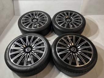 Benz GLB X247 GLA W247 AMG แท้ 20 นิ้ว ชุดล้อ 4 เส้น พร้อมยาง M0 BRIDGESTONE ผู้ผลิต Mercedes Benz GLB X247 AMG ของแท้ ขนาด 20 นิ้ว จำนวน 4 วง PCD 112 ความกว้างล้อ: 8J ออฟเซ็ต +48 จำนวนรู: 5H (Pre-order product, takes 25-30 days by ship)