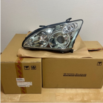 ไฟหน้า headlights Harrier ACU30 ของใหม่ ของแท้จากศูนย์รถญี่ปุ่น ไม่มีหลอดไฟ ใช้สำหรับ Harrier ปี 2006 รถเบนซิน 2.4G Premium (Pre-order product, takes 25-30 days by ship)