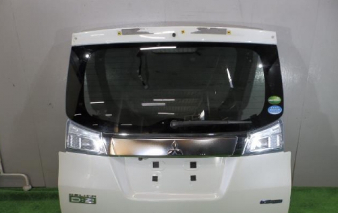 Mitsubishi Delica D5 CV5W MB15S MB46S CV5W KH-PE8W BVM20 Rear door tailgate rear hatch ประตูหลัง ประตูท้าย ฝาท้าย (Pre-order product, takes 25-30 days by ship)