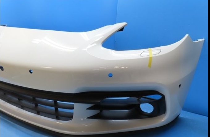 กันชนหน้าแท้ Porsche Panamera 971 Porsche Panamera 971 genuine front bumper (Pre-order product, takes 25-30 days by ship)