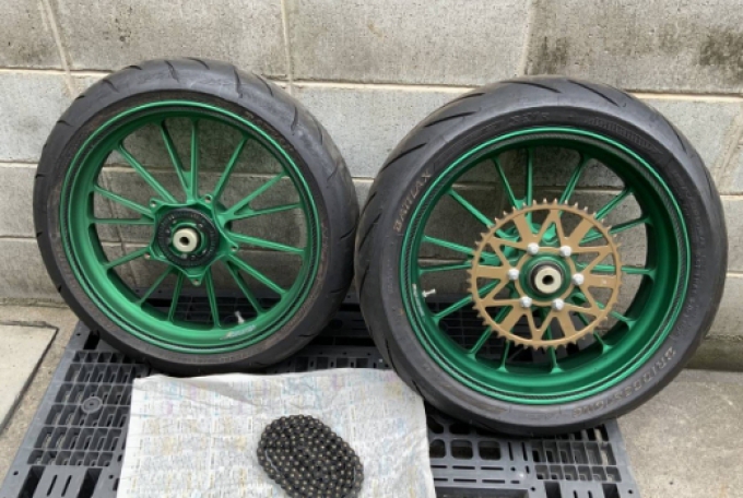 Motorcycle wheels for Kawasaki カワサキ用二輪車用ホイール รับสั่งซื้อ รับประมูล รับนำเข้า Accepting orders accepting auctions accepting imports Price includes clearing taxes