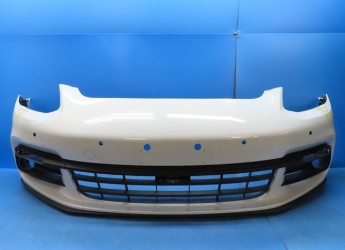 กันชนหน้าแท้ Porsche Panamera 971 Porsche Panamera 971 genuine front bumper (Pre-order product, takes 25-30 days by ship)