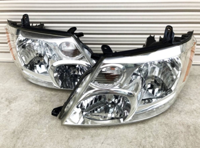 Headlight Toyota Alphard 10G(ANH10W) year 2002-2004 left-right side wires bulbs work normally  ไฟหน้า Toyota Alphard 10 ปี 2002-2004  ข้างซ้าย-ขวา สายไฟ หลอดไฟใช้งานได้ปรกติฮ