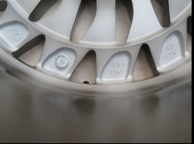 ล้ออัลลอยแท้ Lexus LM350/LM300h ขนาด 18 นิ้ว 7.5J พร้อมผิวเคลือบแบบสปัตเตอร์ริ่ง 4 วง ใส่รถ Alphard และ Vellfire ซีรี่ส์ 30ได้  (สินค้าพรีออเดอร์จากประเทศญี่ปุ่นใช้เวลาจัดส่ง 25-30 วัน)