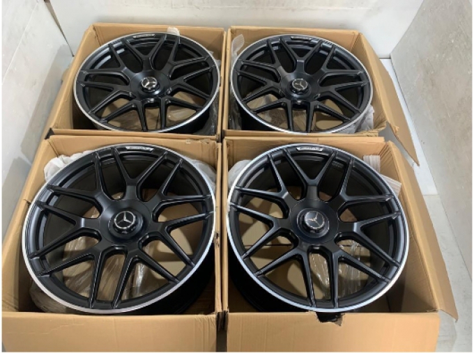 Mercedes Benz AMG W463 W 463AG Class G65 Edition 463 Genuine 22 Wheels 4pcs G350 G500 G55 G63 G65 Manufacturer  Mercedes-Benz Genuine AMG W463 Size 22 inches, Number of wheels 4 PCD 130, Wheel width: 10J Offset +36, Number of holes 5H