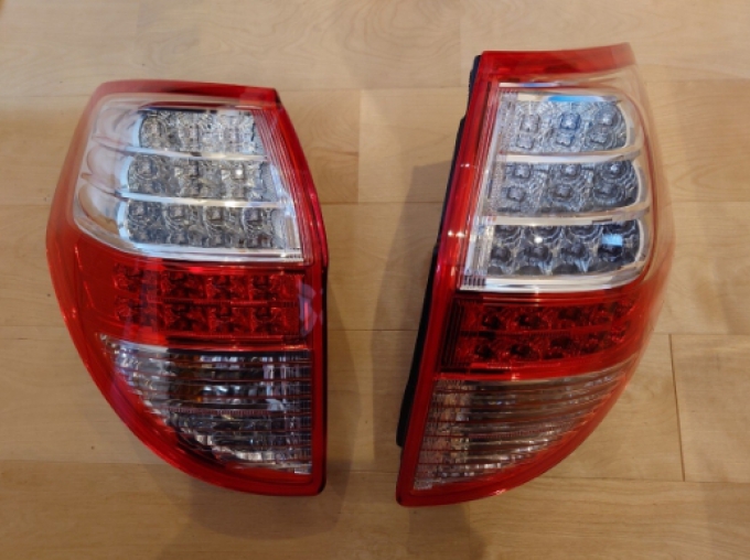 ไฟท้าย TOYOTA Toyota Vanguard Genuine Tail Light Tail Lamp ACA33W ACA38W GSA33W (Pre-order product, takes 25-30 days by ship)