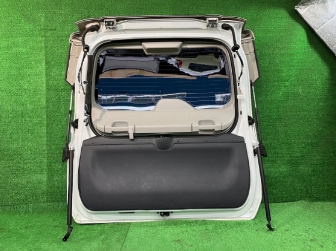ฝาท้าย กระจกฝาท้าย แท้ Nissan Serena C23 C25 C26 C27 C28 (สินค้าสั่งซื้อ บรรทุกทางเรือใช้เวลา 25-30วัน)