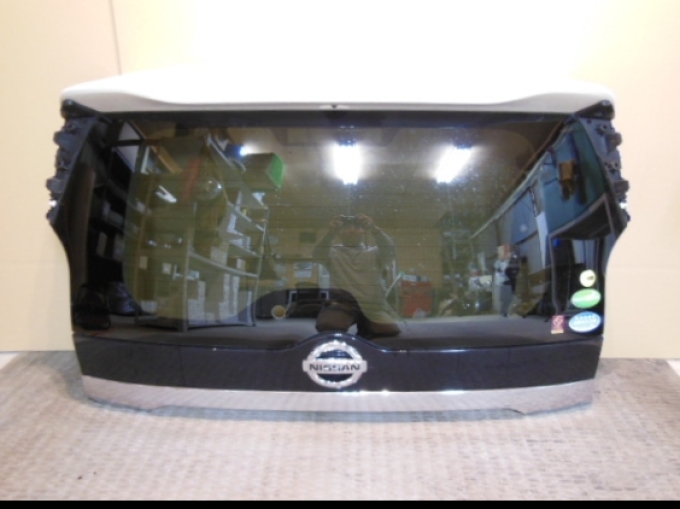 ฝาท้าย กระจกฝาท้าย แท้ Nissan Serena C23 C25 C26 C27 C28 (สินค้าสั่งซื้อ บรรทุกทางเรือใช้เวลา 25-30วัน)