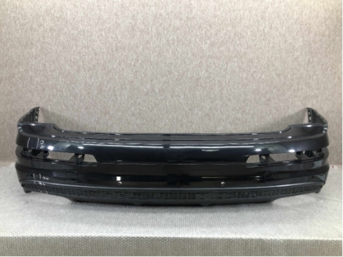 กันชนหลัง Audi Q7 4M Audi Q7 4M rear bumper (Pre-order product, takes 25-30 days by ship)