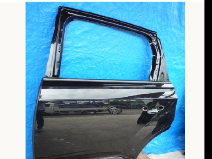 กันชนหลัง Audi Q7 4M Audi Q7 4M rear bumper (Pre-order product, takes 25-30 days by ship)