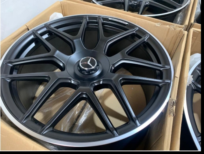 Mercedes Benz AMG W463 W 463AG Class G65 Edition 463 Genuine 22 Wheels 4pcs G350 G500 G55 G63 G65 Manufacturer  Mercedes-Benz Genuine AMG W463 Size 22 inches, Number of wheels 4 PCD 130, Wheel width: 10J Offset +36, Number of holes 5H