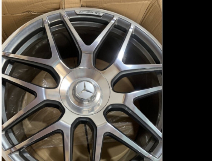 Mercedes Benz AMG W463 G-Class G65 Edition 463 Genuine 22 Wheels 4pcs G350 G500 G55 G63 G65 G400 Manufacturer Mercedes-Benz Genuine AMG W463 Size 22 inches, Number of pieces 4 PCD: 130, Wheel width: 10J Offset +36, Number of holes 5H