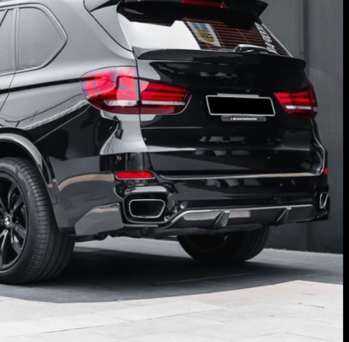 กันชนหลังดิฟฟิวเซอร์สีดำ BMW X5 F15 M Sport 2014-2018 สปอยเลอร์หลัง Canard Blade Rear Bumper Diffuser Black Type 2 BMW X5 F15 M Sport 2014-2018 Rear Spoiler Canard Blade (Pre-order product, takes 25-30 days by ship)