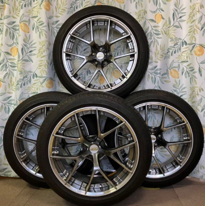 PCD120 Very good condition Lexus LS500 BBS RI-S 019 RI-S 020 245/45RF20 99Y 275/40RF20102Y Tire and wheel set PCD120 Lexus LS500 LC500 LS600h LS460 New Alphard Custom BBS RI-S 019 RI-S 020 Discontinued Model Color Diamond Black Silver Diamond Cut