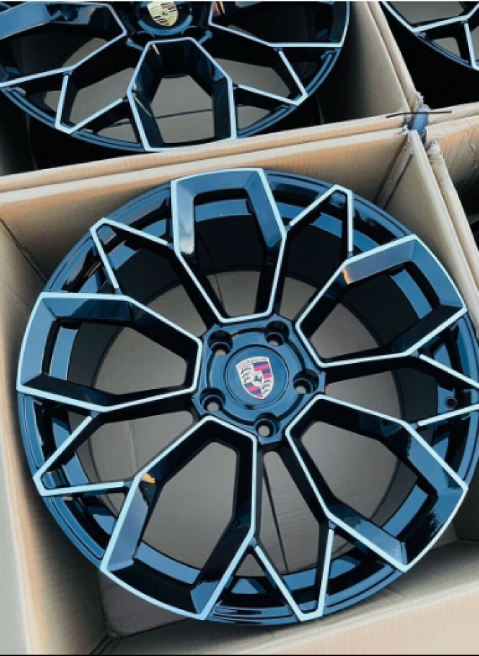 21-inch wheels (4 pieces) for Porsche, Cayenne, etc. New, custom made from genuine parts Wheel size 10J x 21 inches + 50 PCD 130 (4 pieces) (Pre-order product, takes 25-30 days by ship)